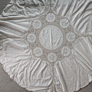 Elegant White Lace Tablecloth